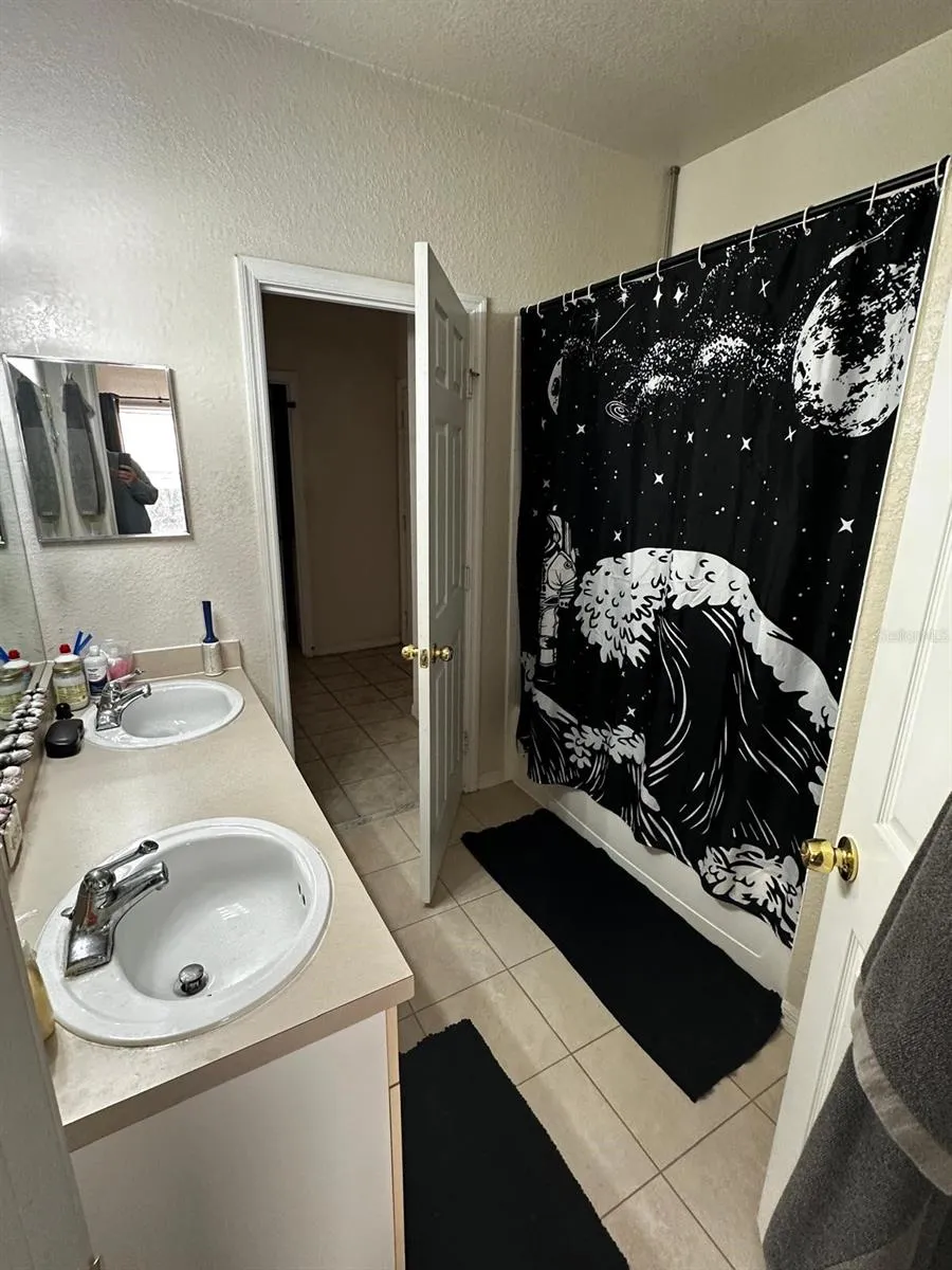 3605 CONROY ROAD #524 Orlando, FL 32839