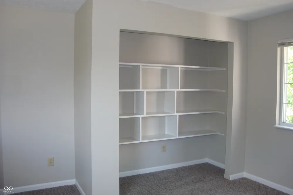 2477 Grand Fir Drive Greenwood, IN 46143
