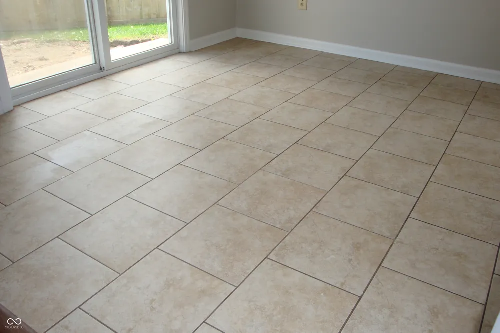 2477 Grand Fir Drive Greenwood, IN 46143