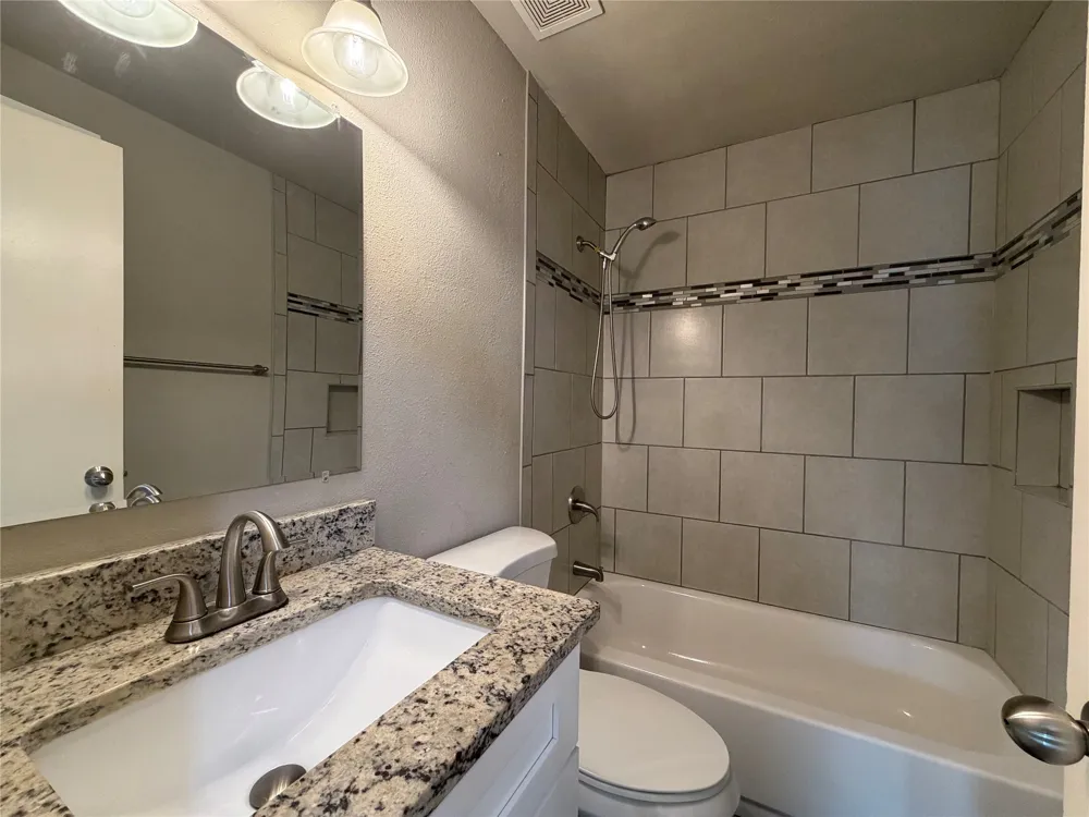 330 E Coral Way Grand Prairie, TX 75051