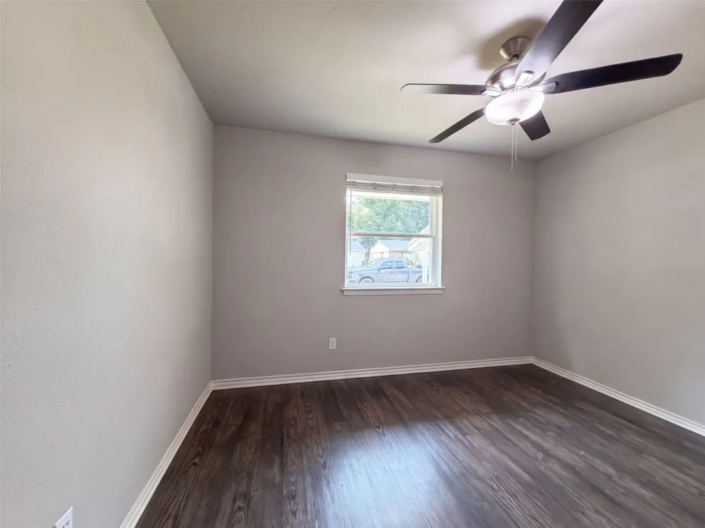 330 E Coral Way Grand Prairie, TX 75051