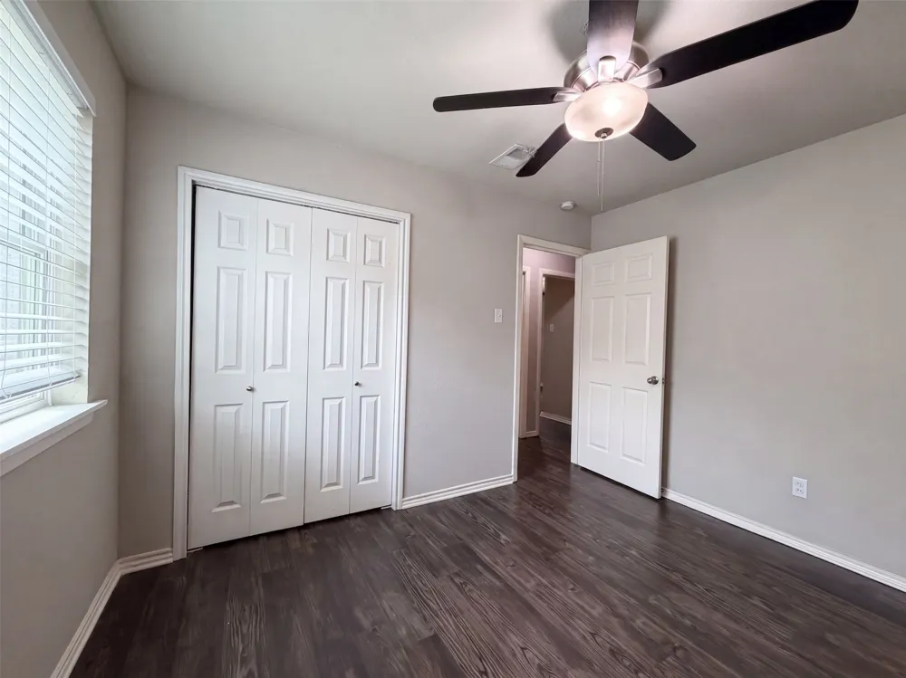 330 E Coral Way Grand Prairie, TX 75051