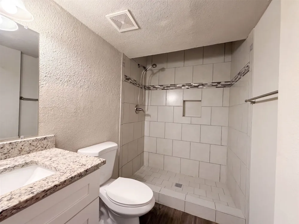 330 E Coral Way Grand Prairie, TX 75051