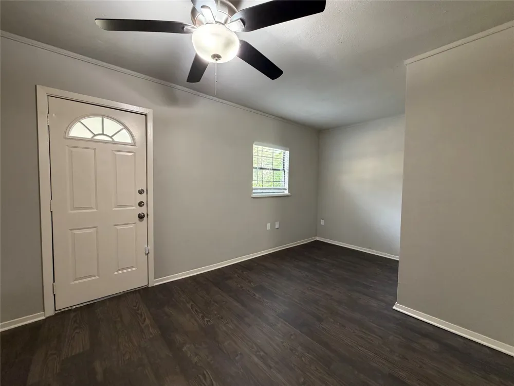 330 E Coral Way Grand Prairie, TX 75051