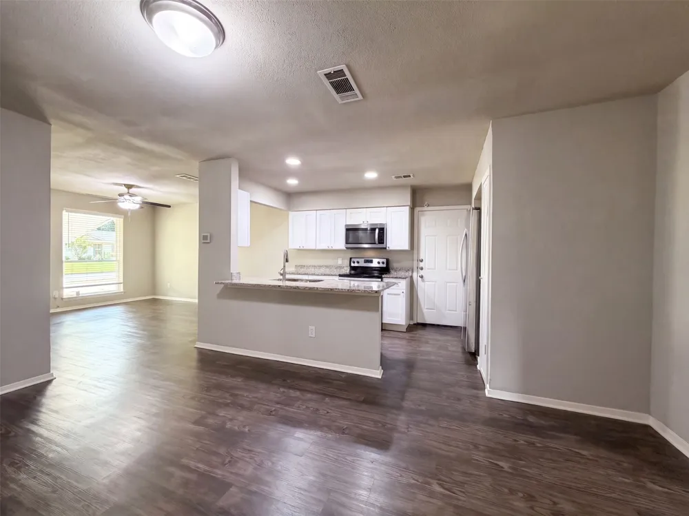330 E Coral Way Grand Prairie, TX 75051