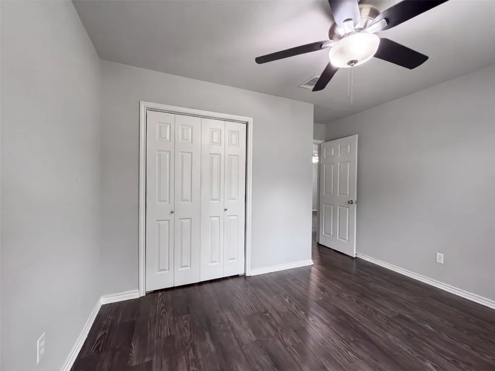 330 E Coral Way Grand Prairie, TX 75051