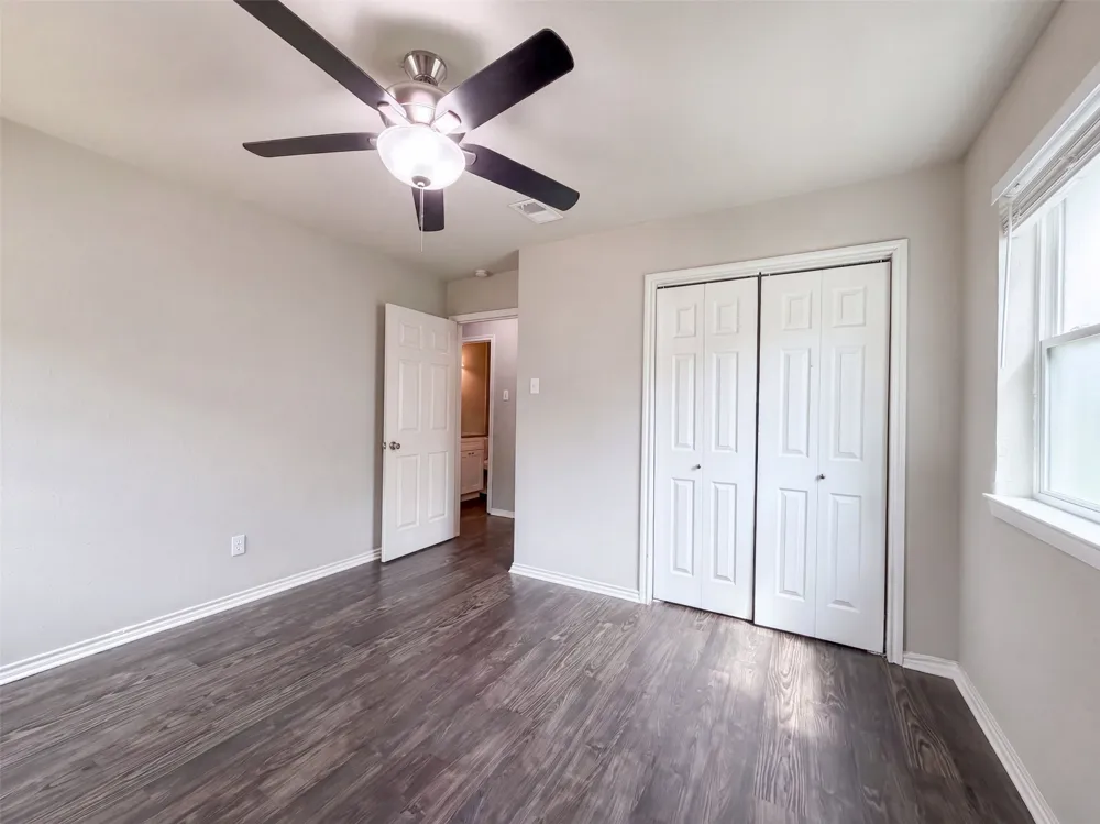 330 E Coral Way Grand Prairie, TX 75051