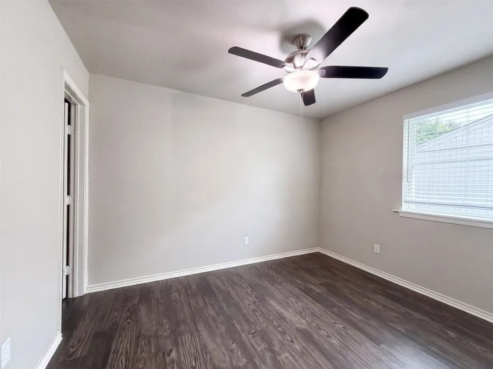 330 E Coral Way Grand Prairie, TX 75051
