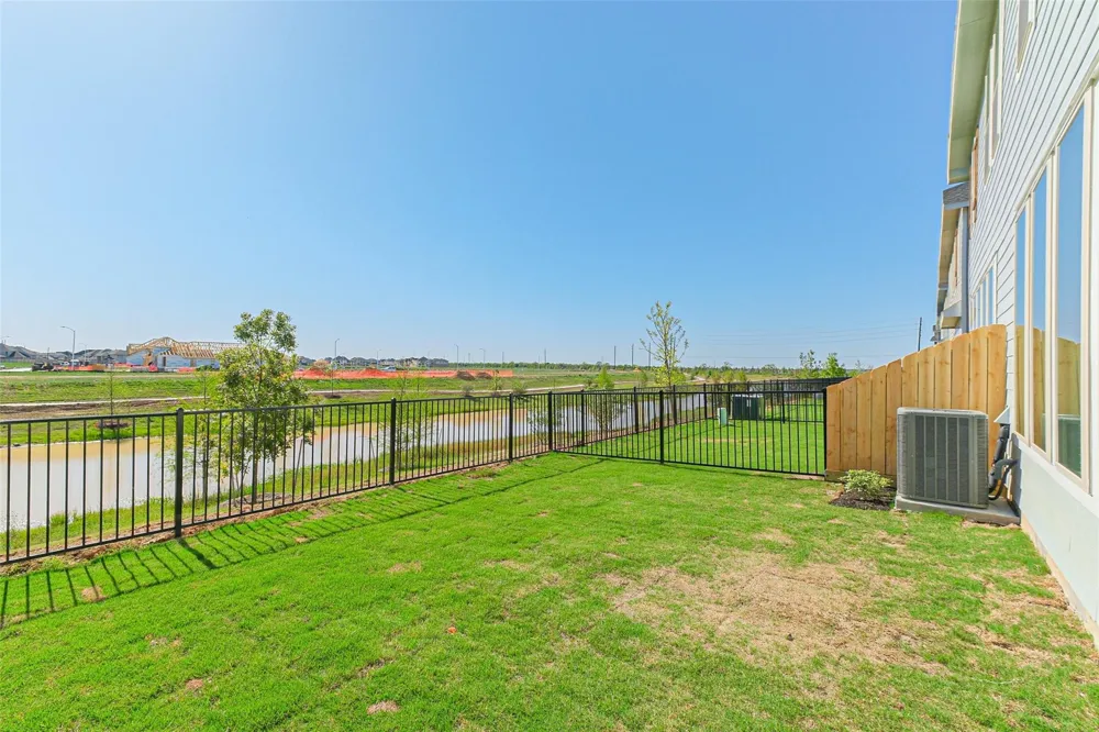 5562 Amber Brook Lane Fulshear, TX 77441