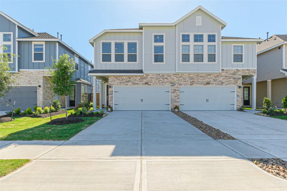 5562 Amber Brook Lane Fulshear, TX 77441