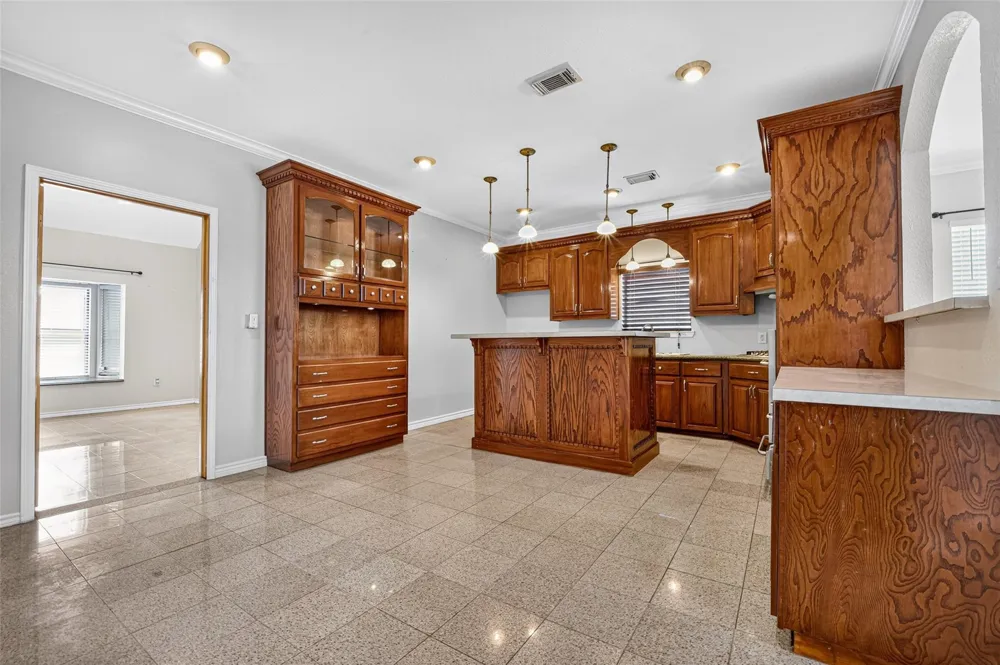 512 Bertloma Street Pasadena, TX 77502