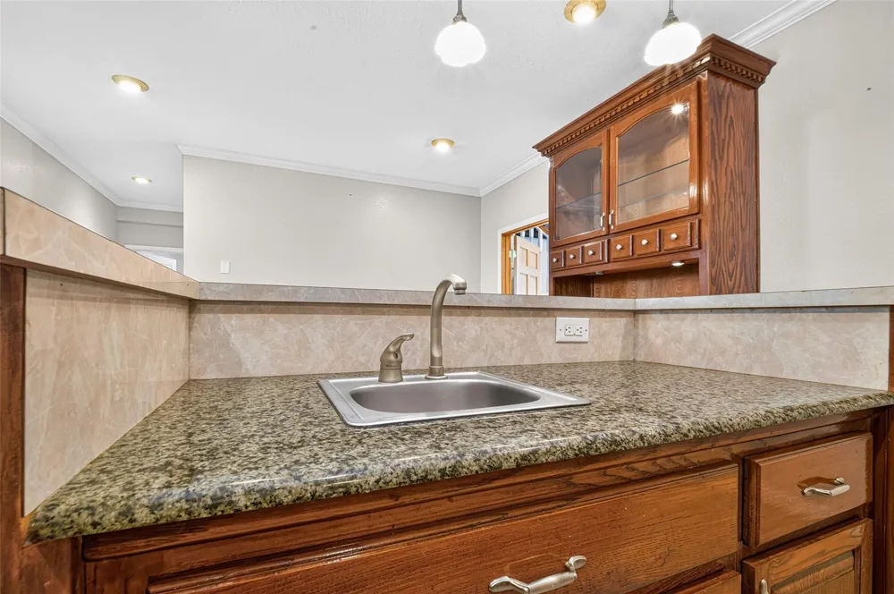 512 Bertloma Street Pasadena, TX 77502