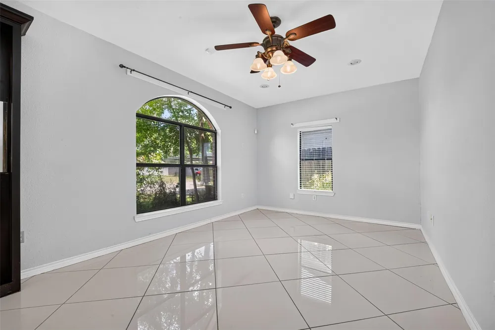 512 Bertloma Street Pasadena, TX 77502