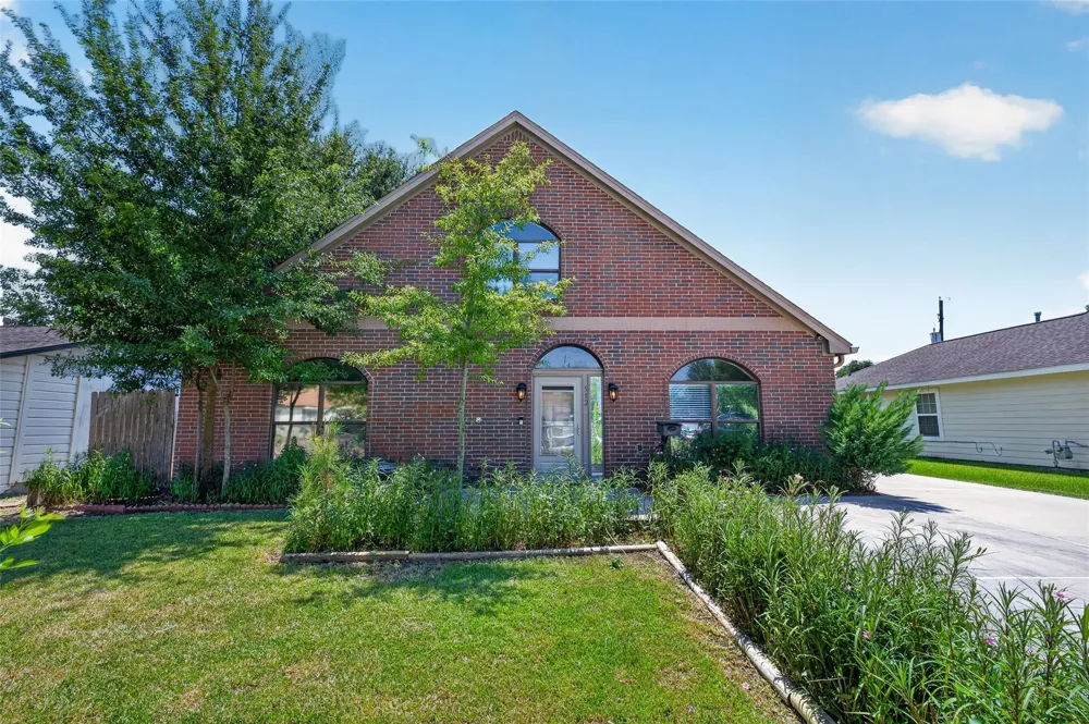 512 Bertloma Street Pasadena, TX 77502