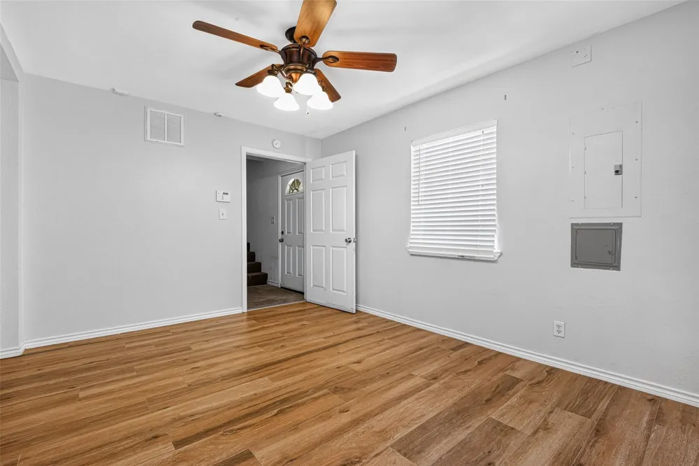 512 Bertloma Street Pasadena, TX 77502