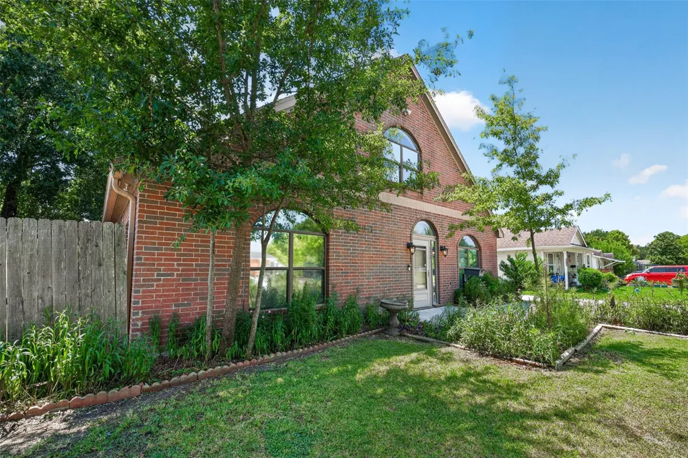 512 Bertloma Street Pasadena, TX 77502