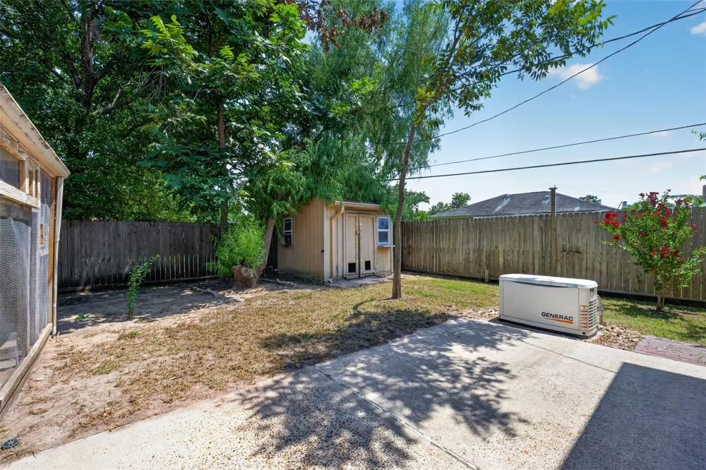 512 Bertloma Street Pasadena, TX 77502