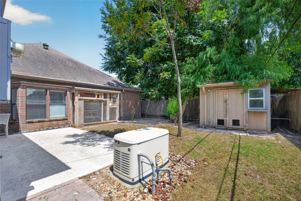 512 Bertloma Street Pasadena, TX 77502