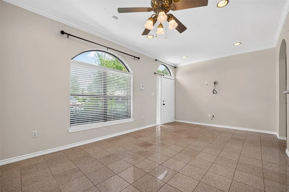 512 Bertloma Street Pasadena, TX 77502