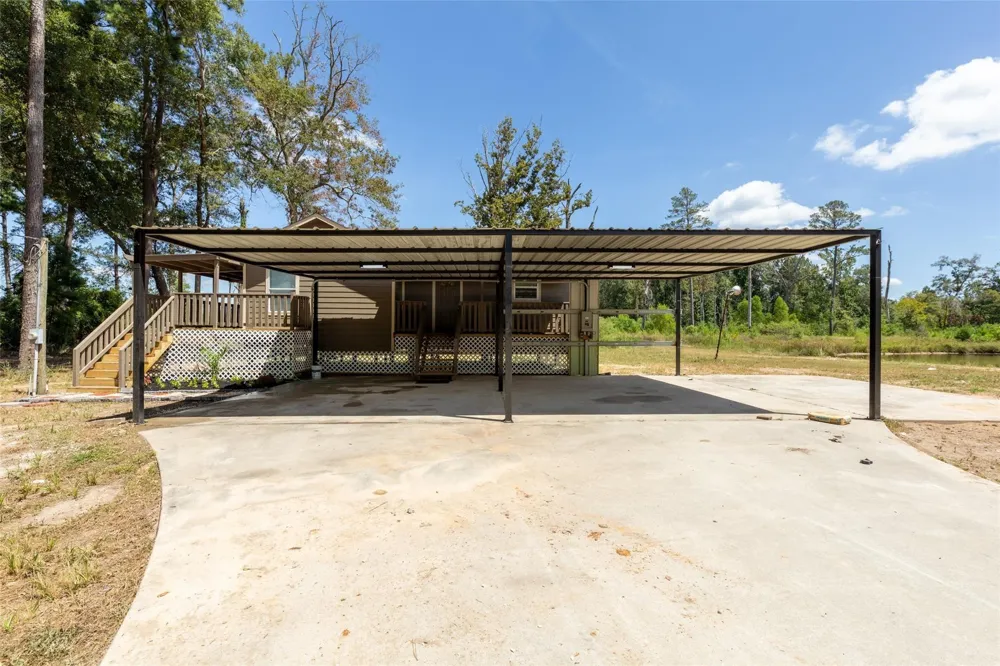 1906 County Road 3434 Cleveland, TX 77327