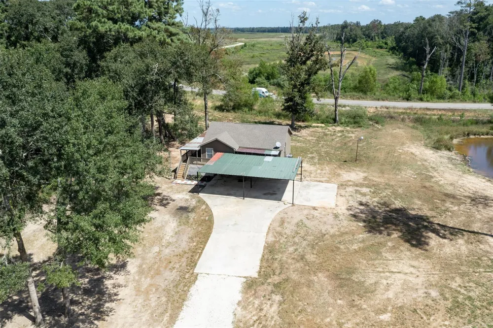 1906 County Road 3434 Cleveland, TX 77327
