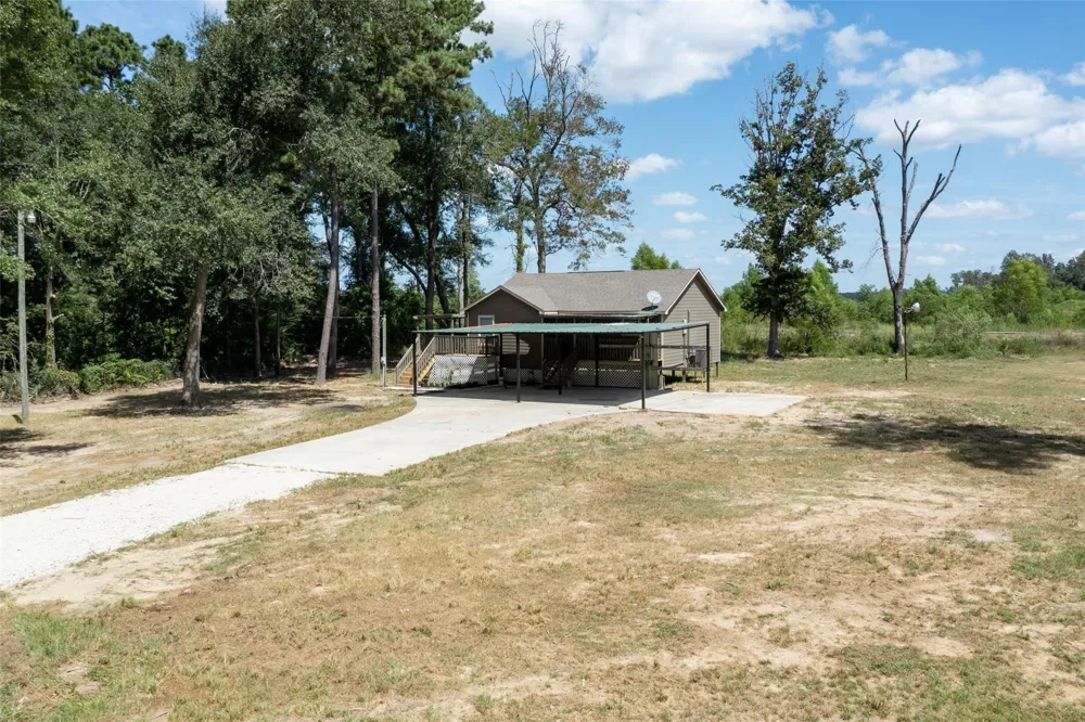 1906 County Road 3434 Cleveland, TX 77327