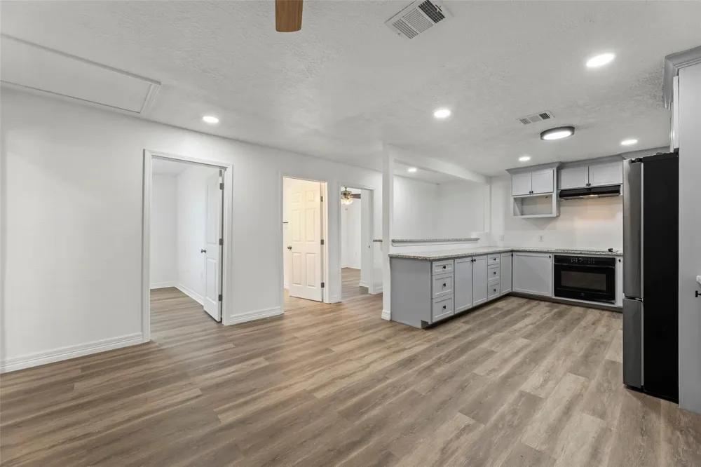 1906 County Road 3434 Cleveland, TX 77327
