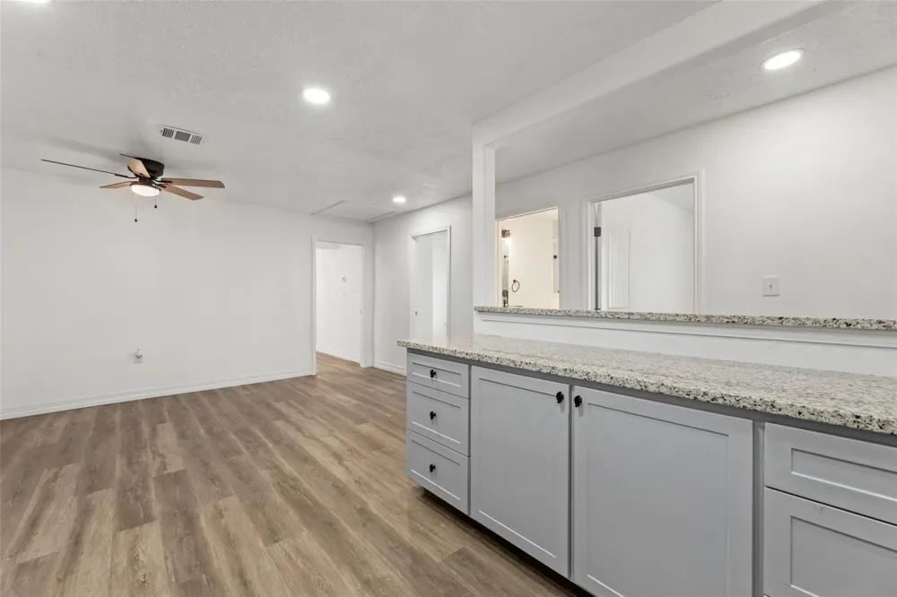 1906 County Road 3434 Cleveland, TX 77327