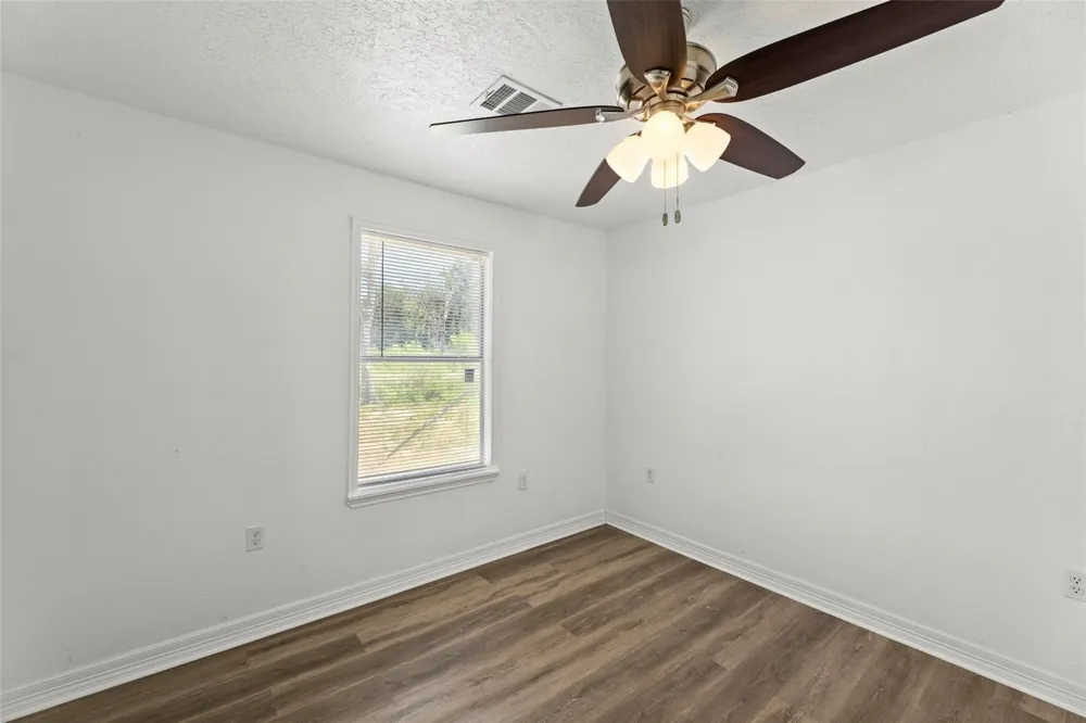 1906 County Road 3434 Cleveland, TX 77327