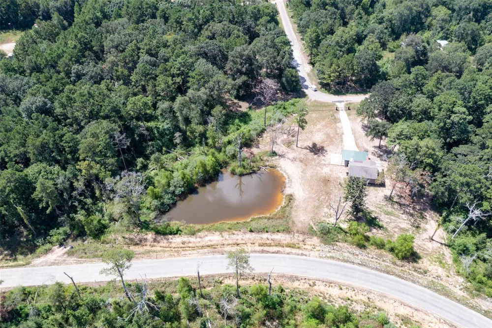 1906 County Road 3434 Cleveland, TX 77327