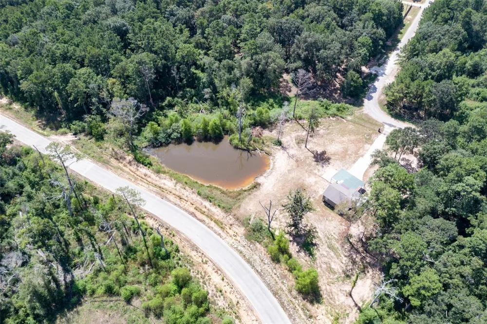 1906 County Road 3434 Cleveland, TX 77327