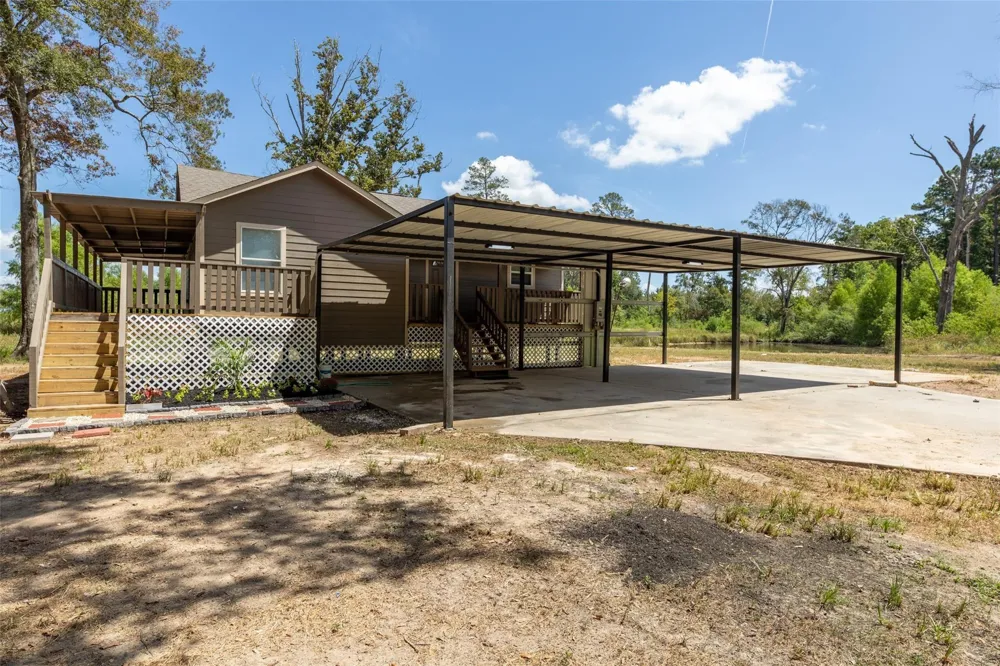 1906 County Road 3434 Cleveland, TX 77327