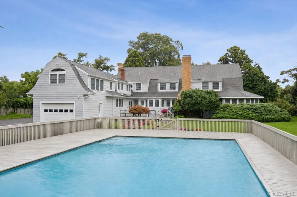 21 Seafield Lane Westhampton Beach, NY 11978