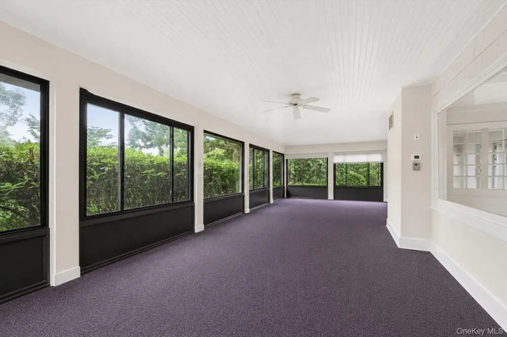 21 Seafield Lane Westhampton Beach, NY 11978