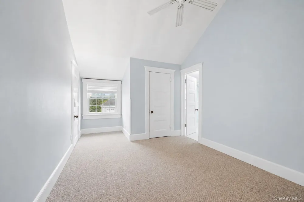 21 Seafield Lane Westhampton Beach, NY 11978