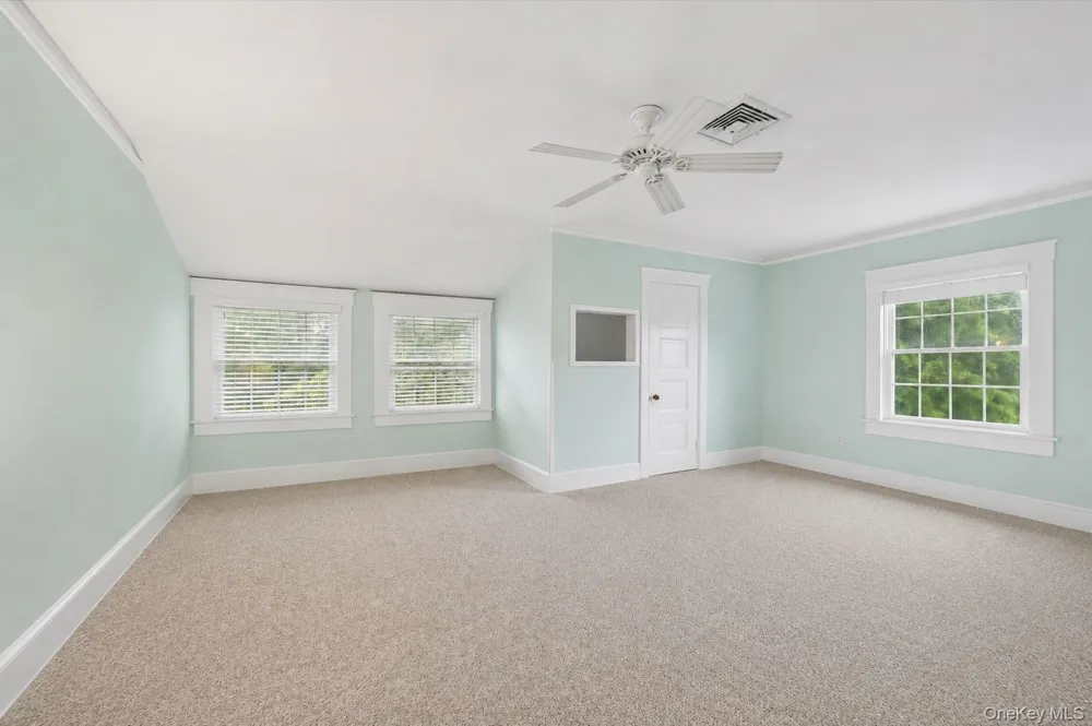 21 Seafield Lane Westhampton Beach, NY 11978