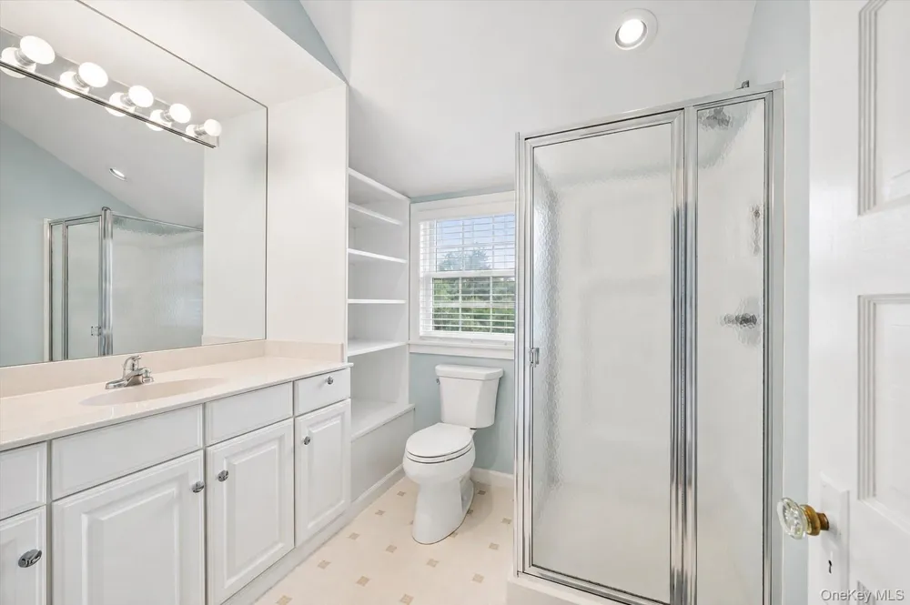 21 Seafield Lane Westhampton Beach, NY 11978