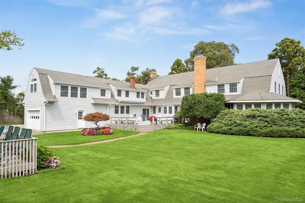 21 Seafield Lane Westhampton Beach, NY 11978