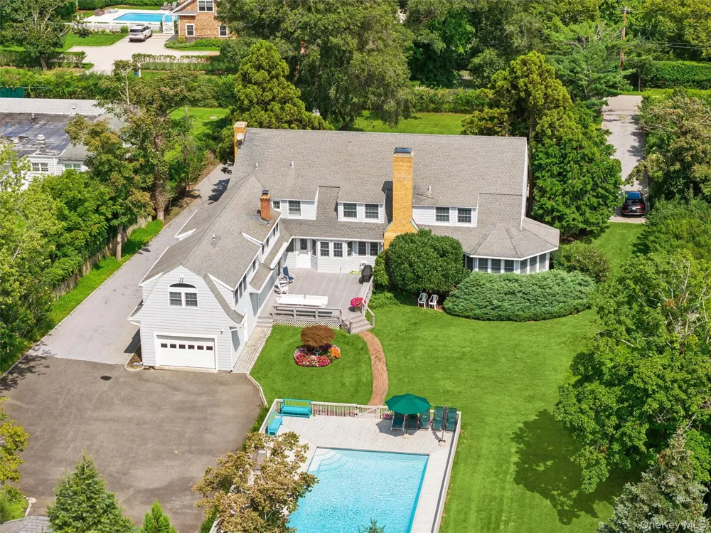 21 Seafield Lane Westhampton Beach, NY 11978