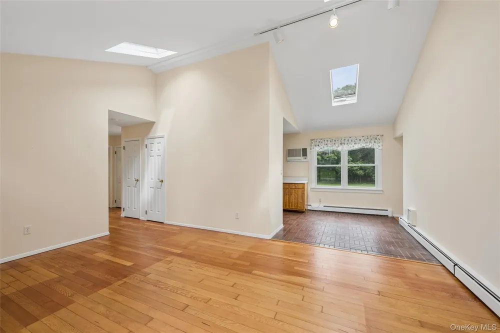 59 Homewood Drive Hampton Bays, NY 11946
