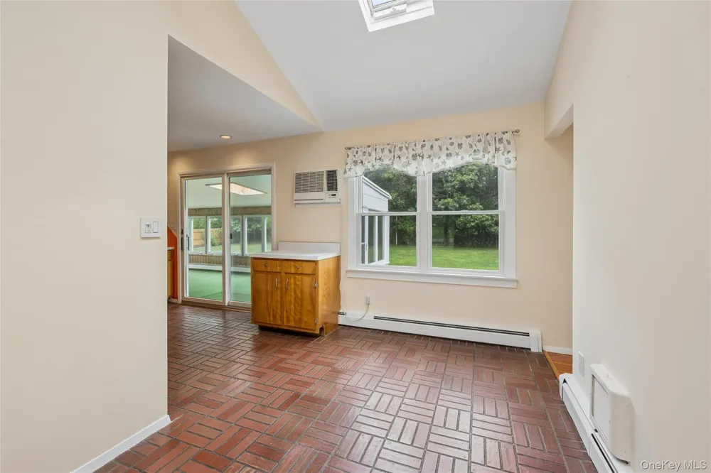 59 Homewood Drive Hampton Bays, NY 11946