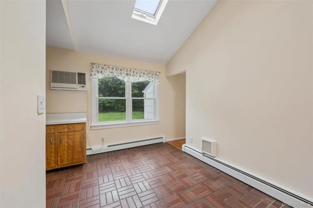 59 Homewood Drive Hampton Bays, NY 11946