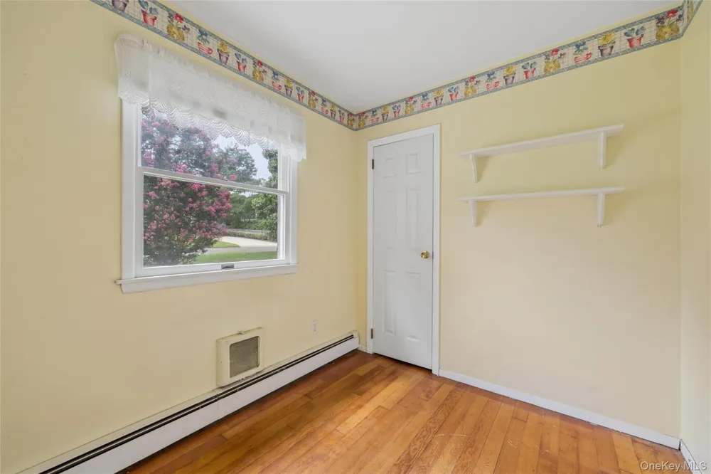59 Homewood Drive Hampton Bays, NY 11946