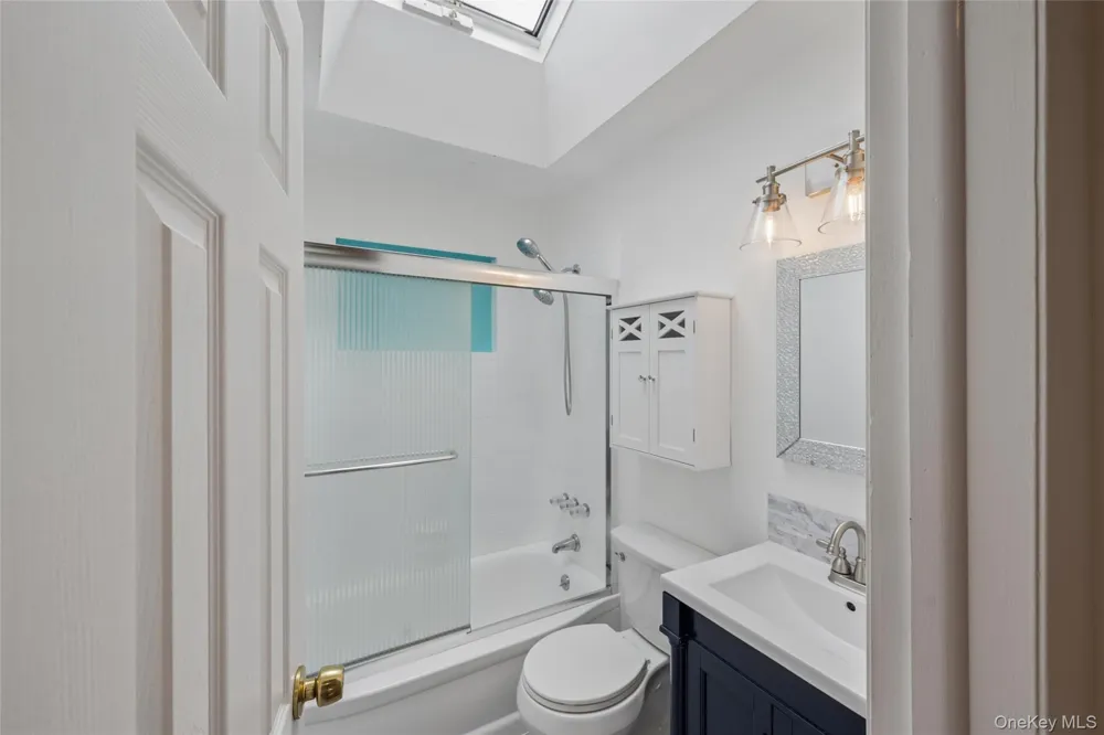 59 Homewood Drive Hampton Bays, NY 11946