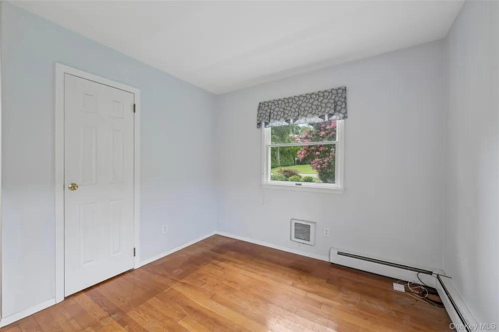59 Homewood Drive Hampton Bays, NY 11946