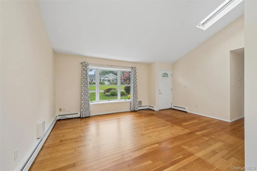 59 Homewood Drive Hampton Bays, NY 11946