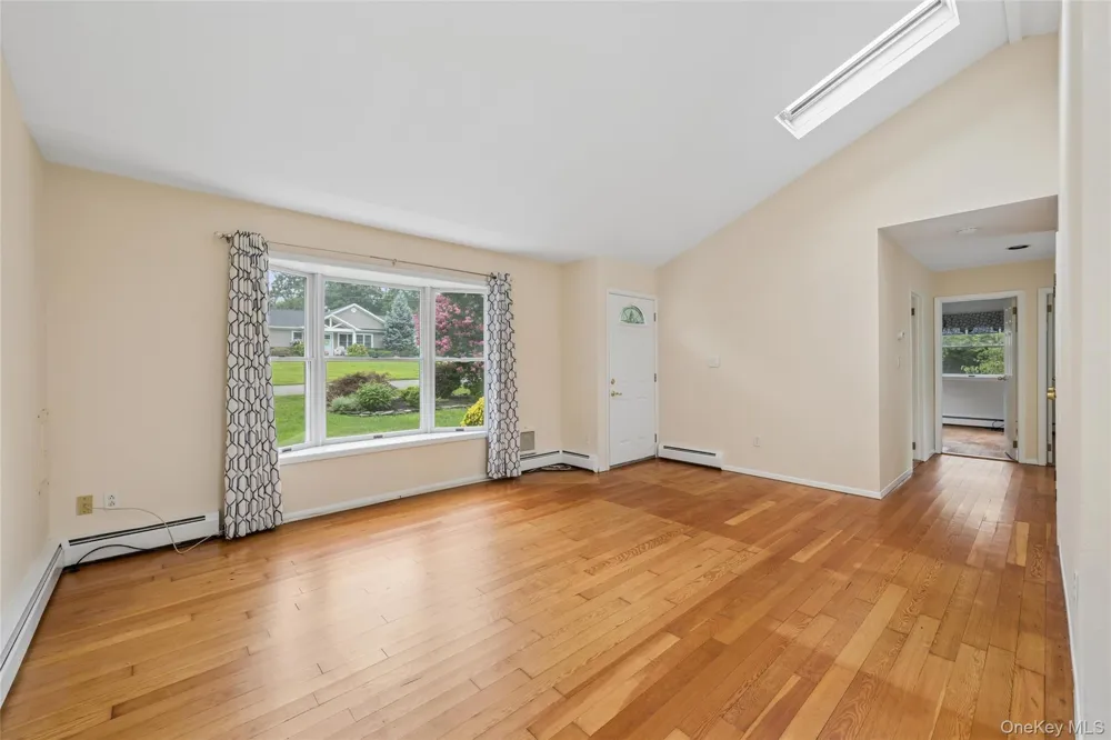 59 Homewood Drive Hampton Bays, NY 11946