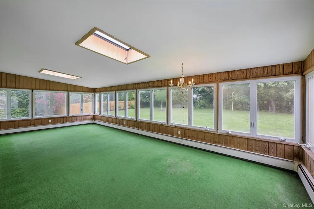 59 Homewood Drive Hampton Bays, NY 11946