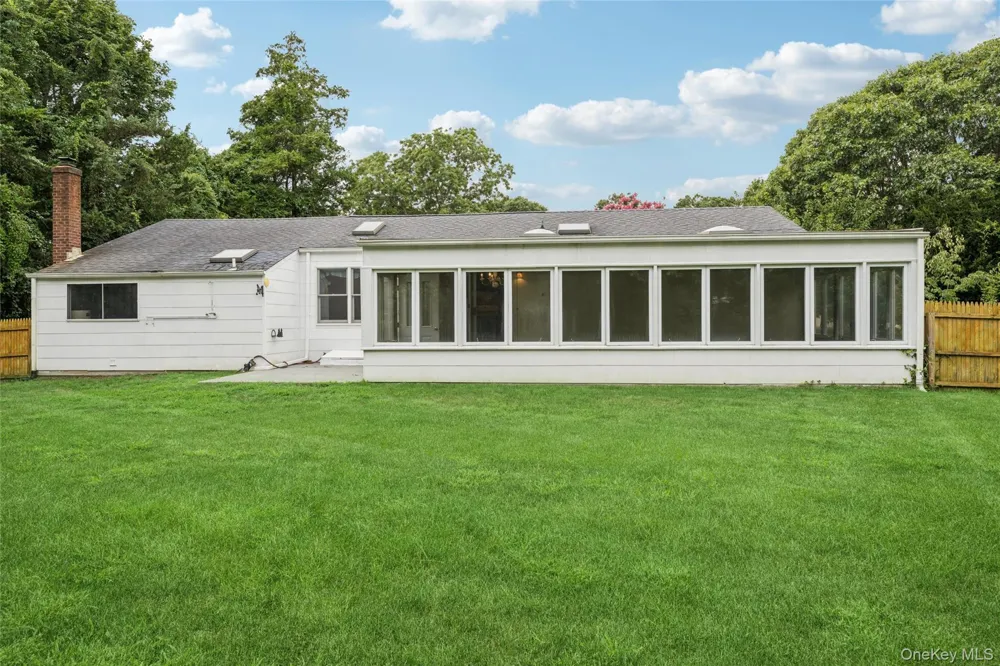 59 Homewood Drive Hampton Bays, NY 11946