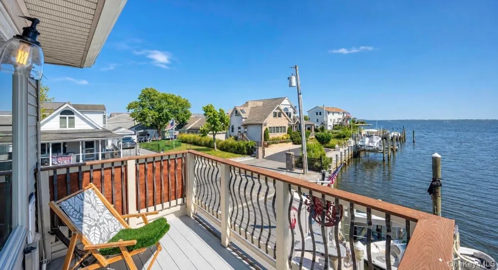 959 S 5th Street Lindenhurst, NY 11757